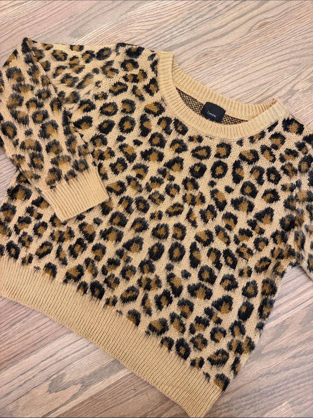 Perfect ! Lumiere Women’s Cheetah Crewneck Sweater Sz Sm